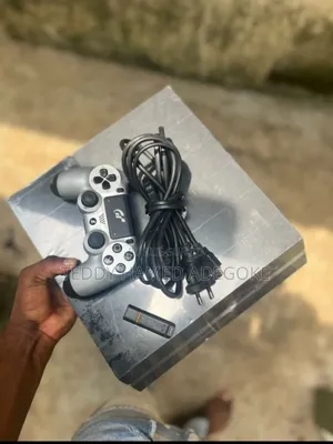 Photo - Ps4 Fat Craqué + 1 Manettes