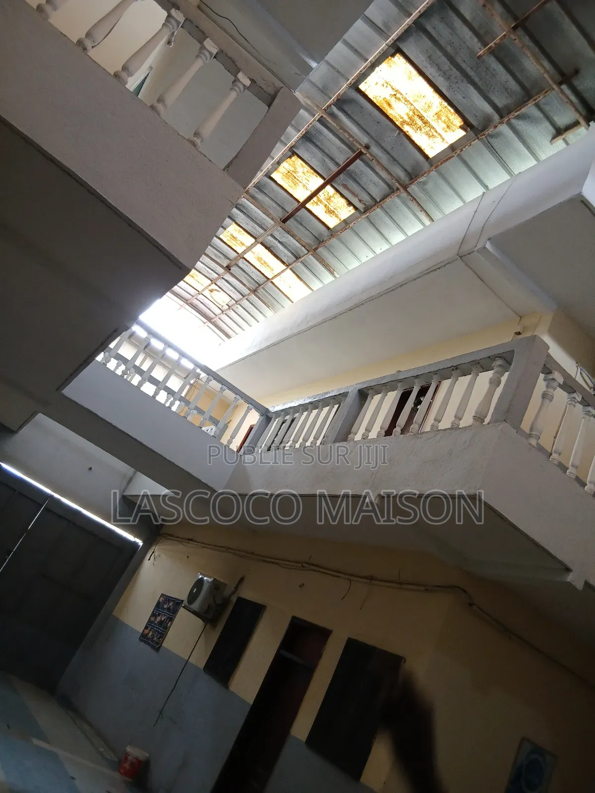 En Vente Angré Centre 8ème Tranche Un Immeuble