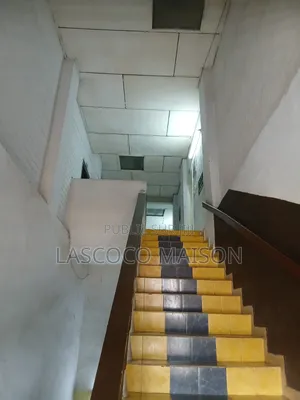 En Vente Angré Centre 8ème Tranche Un Immeuble