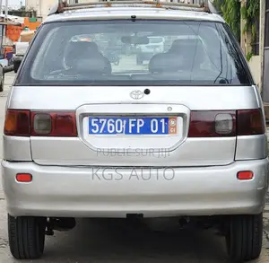 Toyota Picnic 2.0 FWD 2003 Gris