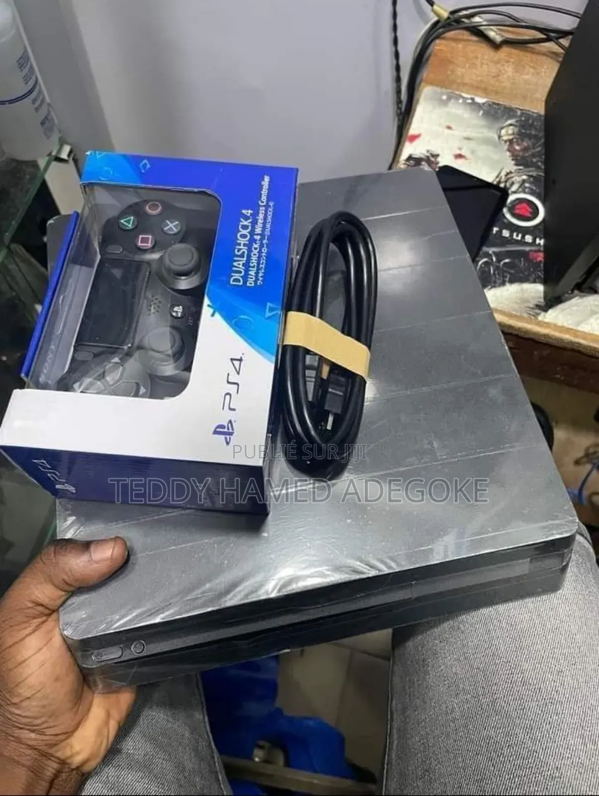 Ps4 Slim Non Craqué + 1 Manette
