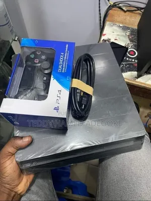 Photo - Ps4 Slim Non Craqué + 1 Manette