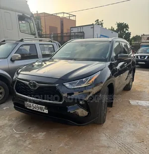 Photo - Toyota Highlander L 2021 Noir