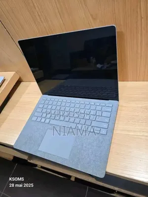 Photo - New Microsoft Surface Laptop 2 16GB Intel Core I7 SSD 512GB