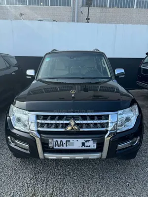 Photo - Mitsubishi Pajero 2022 Noir