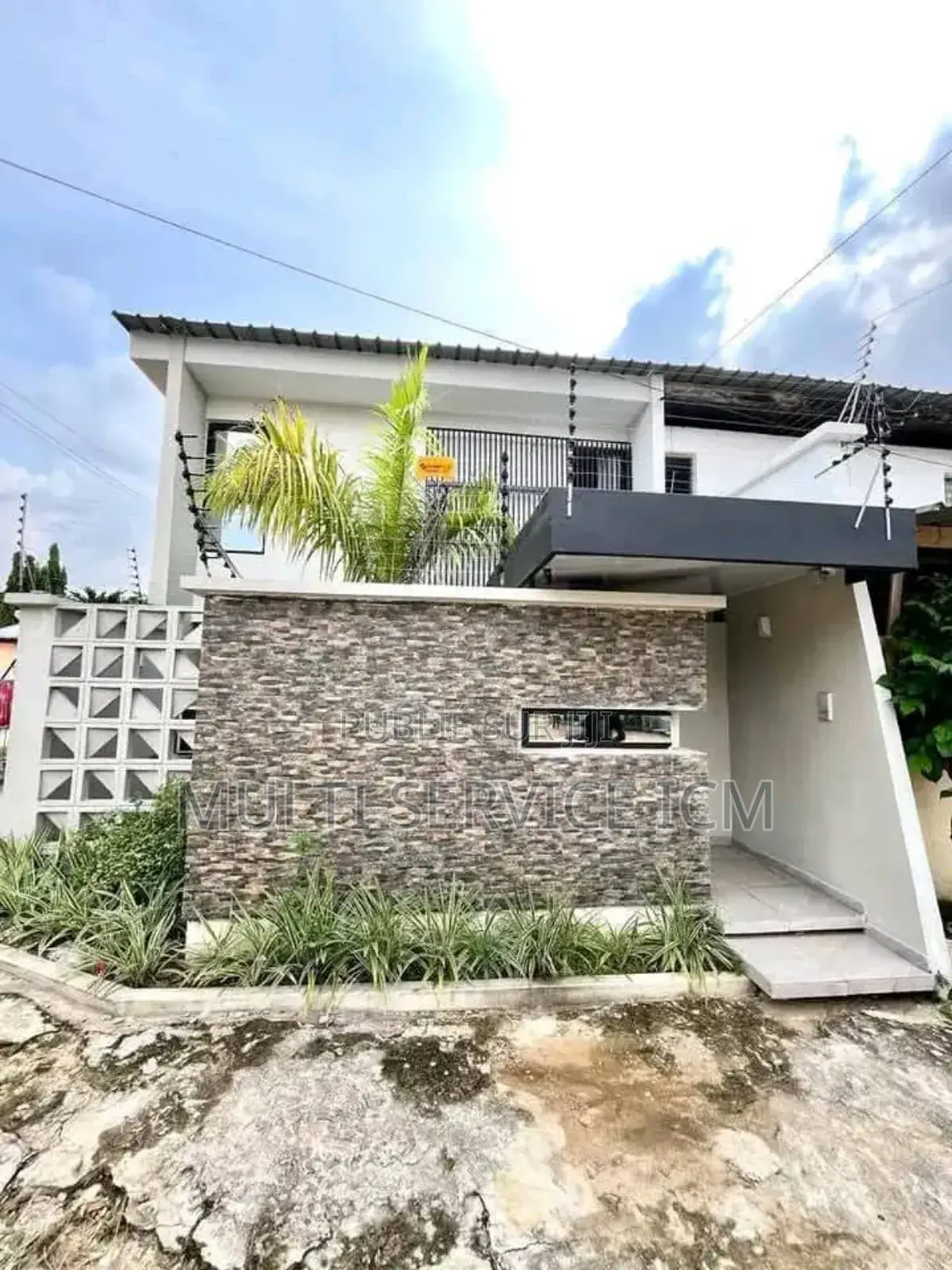 5chbre Duplex dans Cocody à Louer