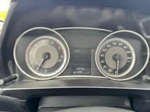 Suzuki Dzire 2024 Marron