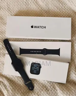 Photo - Apple Watch Série 10 42 Mm Quasi Neuf Avec Le Carton