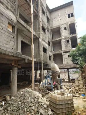 13chbre Blocs d'appartements dans Zié Multi-Service, Cocody à Vendre