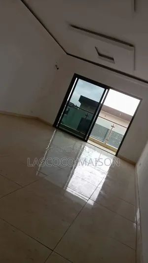 2chbre Appartement dans Lascoco Maison, Cocody à Louer