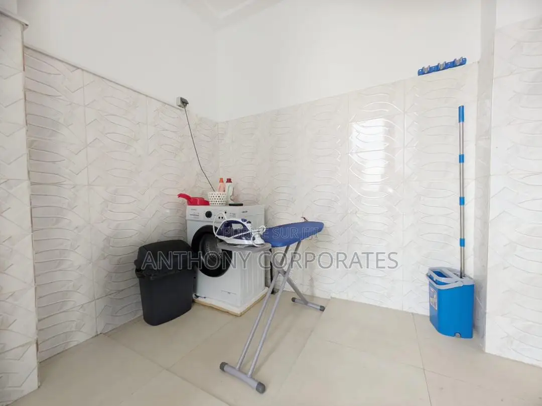 Appartement Meuble De Standing De 03 Pieces Angre Chu