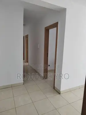 Photo - 3chbre Appartement dans Romaric, Abobo-Doume à Vendre