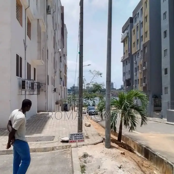 3chbre Appartement dans Romaric, Abobo-Doume à Vendre