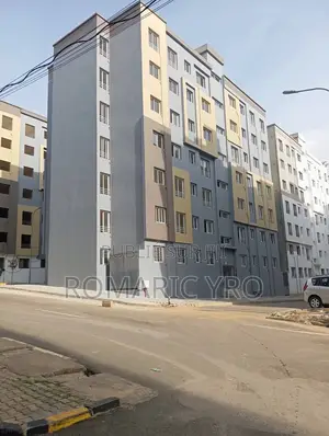 3chbre Appartement dans Romaric, Abobo-Doume à Vendre