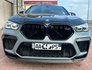 Photo - BMW X6 M50i 2021 Gris