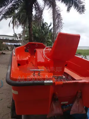 Photo - En Vente Coque Bateau Sans Moteur