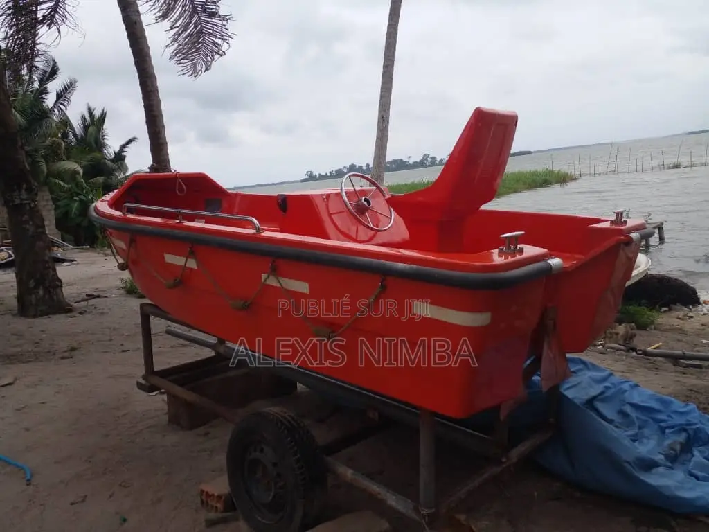 En Vente Coque Bateau Sans Moteur