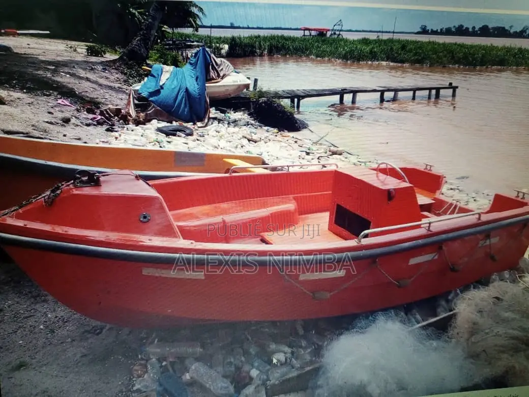 En Vente Coque Bateau Sans Moteur