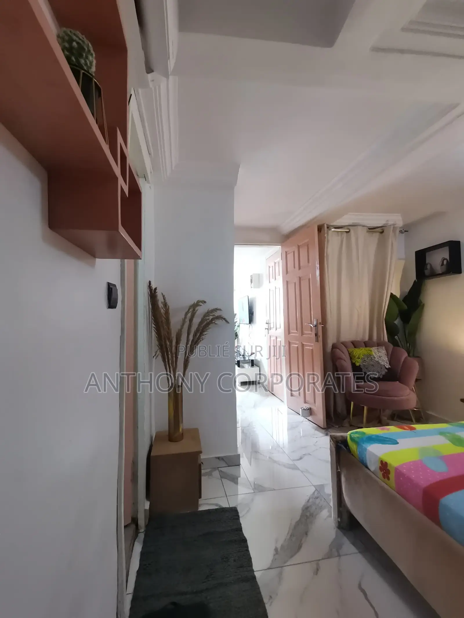 Appartement 02 Pieces Meuble Rond Point Blockaus