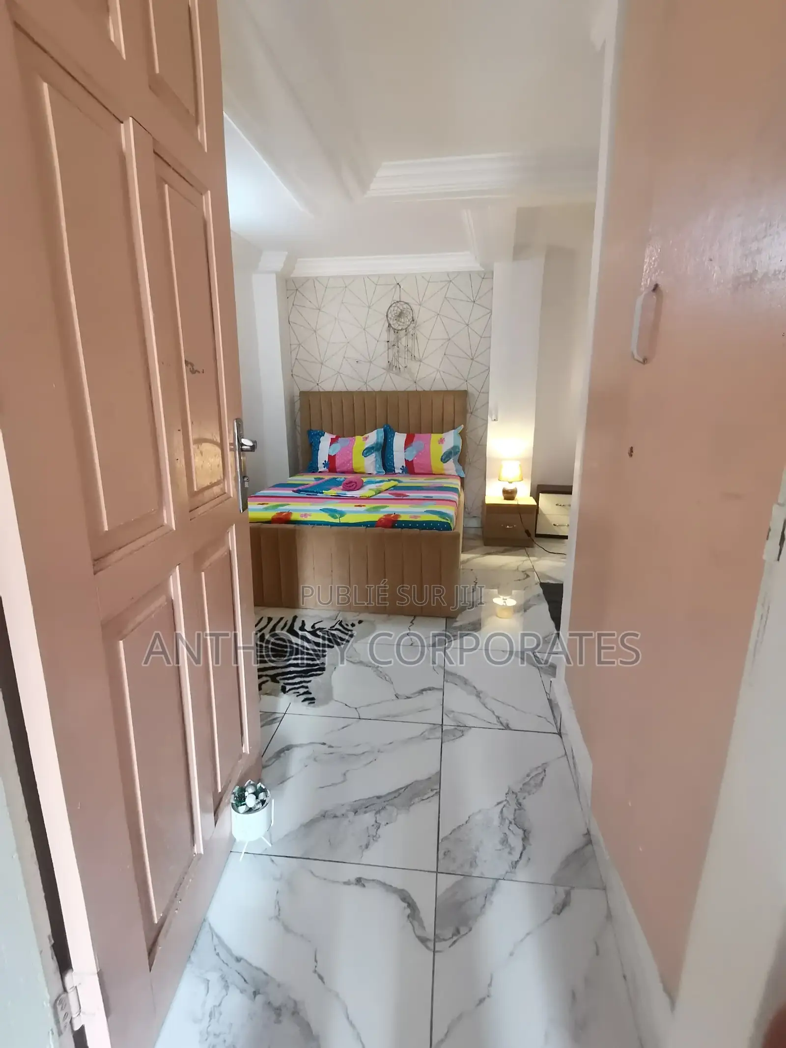 Appartement 02 Pieces Meuble Rond Point Blockaus