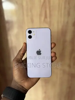 Photo - Apple iPhone 11 64 GB Violet
