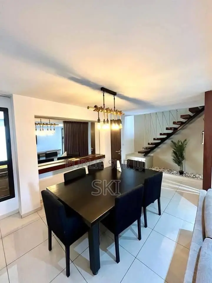 3chbre Appartement-terrasse dans Cocody à Louer