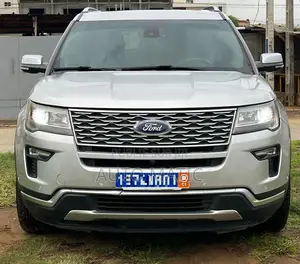 Photo - Ford Explorer Platinum AWD 2018 Gris