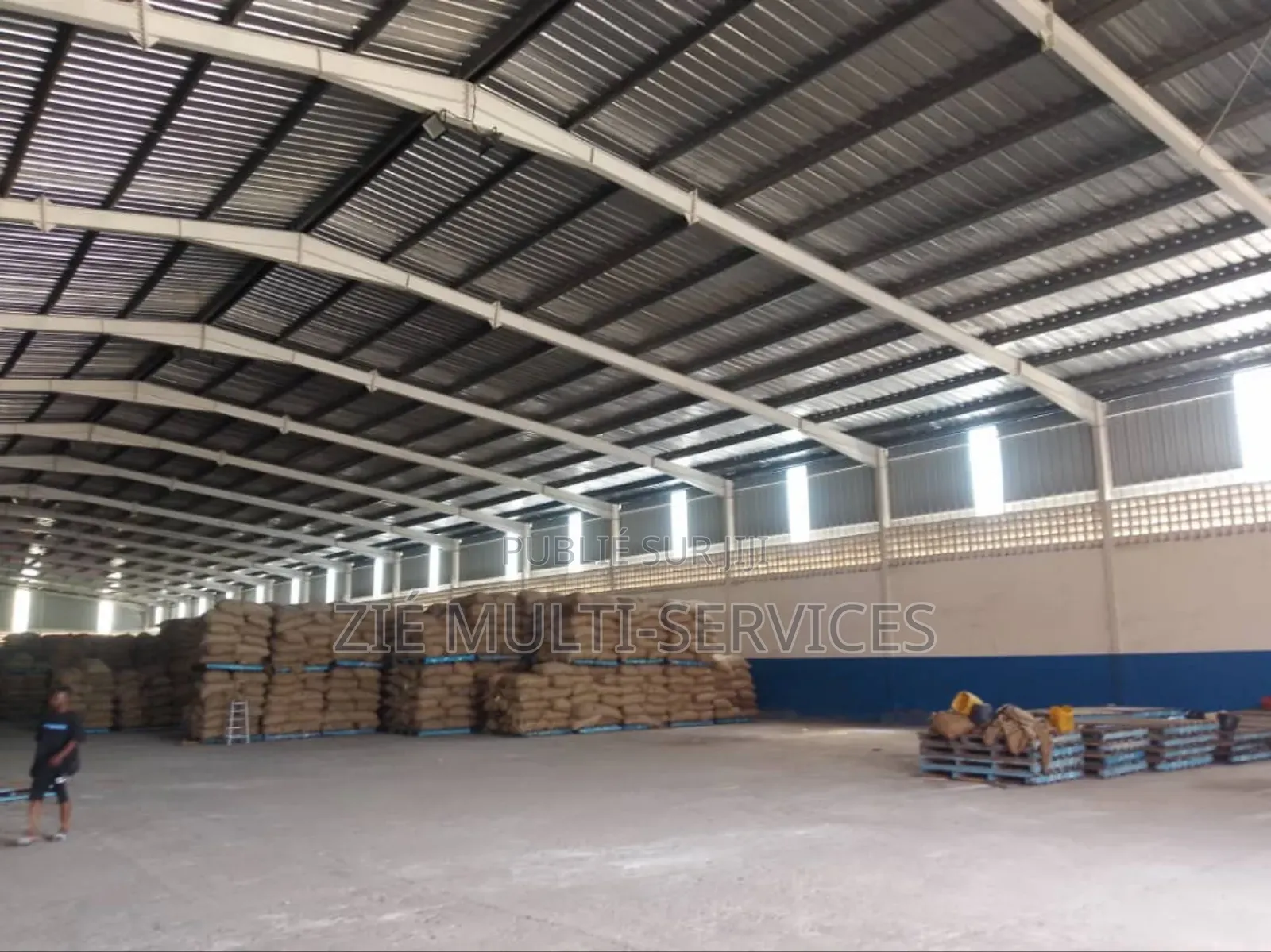 Location d'Un Entrepôt