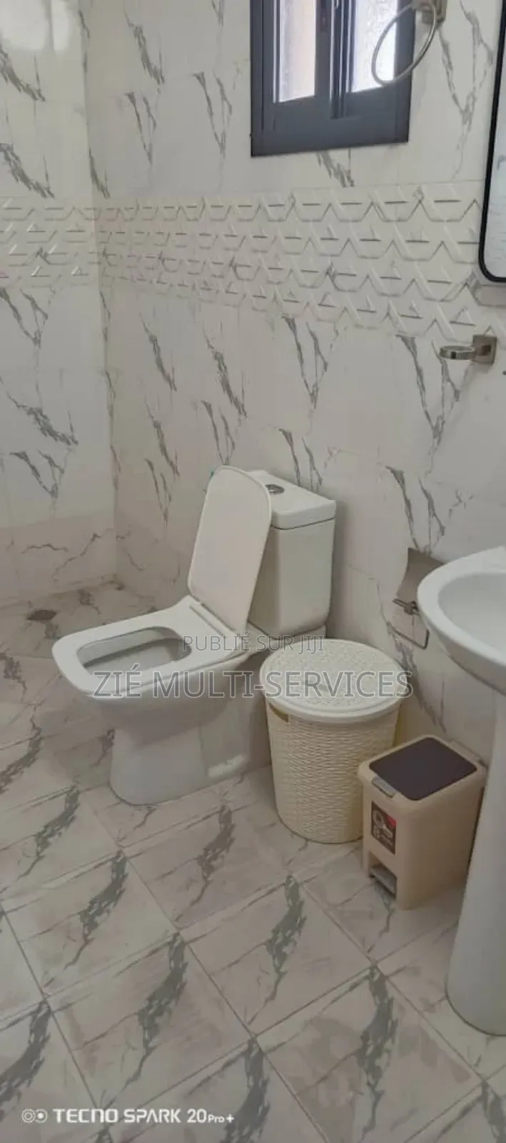 Furnished 8chbre Duplex dans Zié Multi-Service, Cocody à Vendre