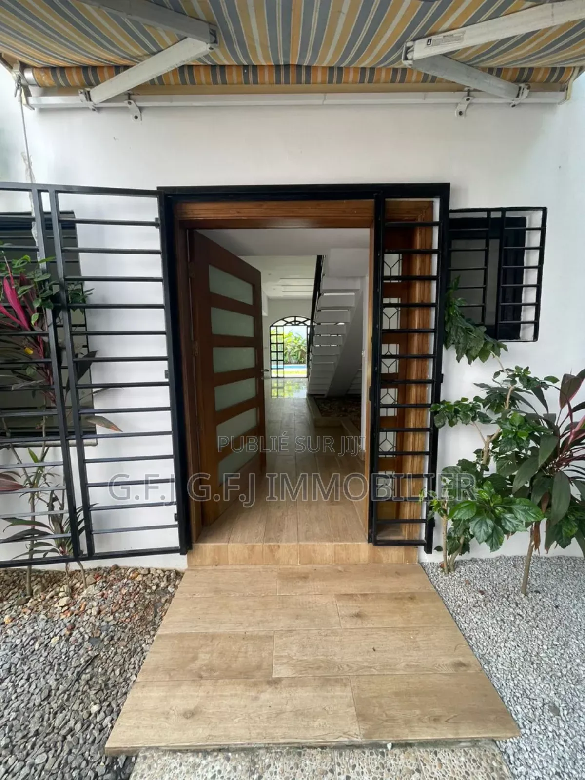 6chbre Duplex dans G.F.J Immobilier, Cocody à Vendre