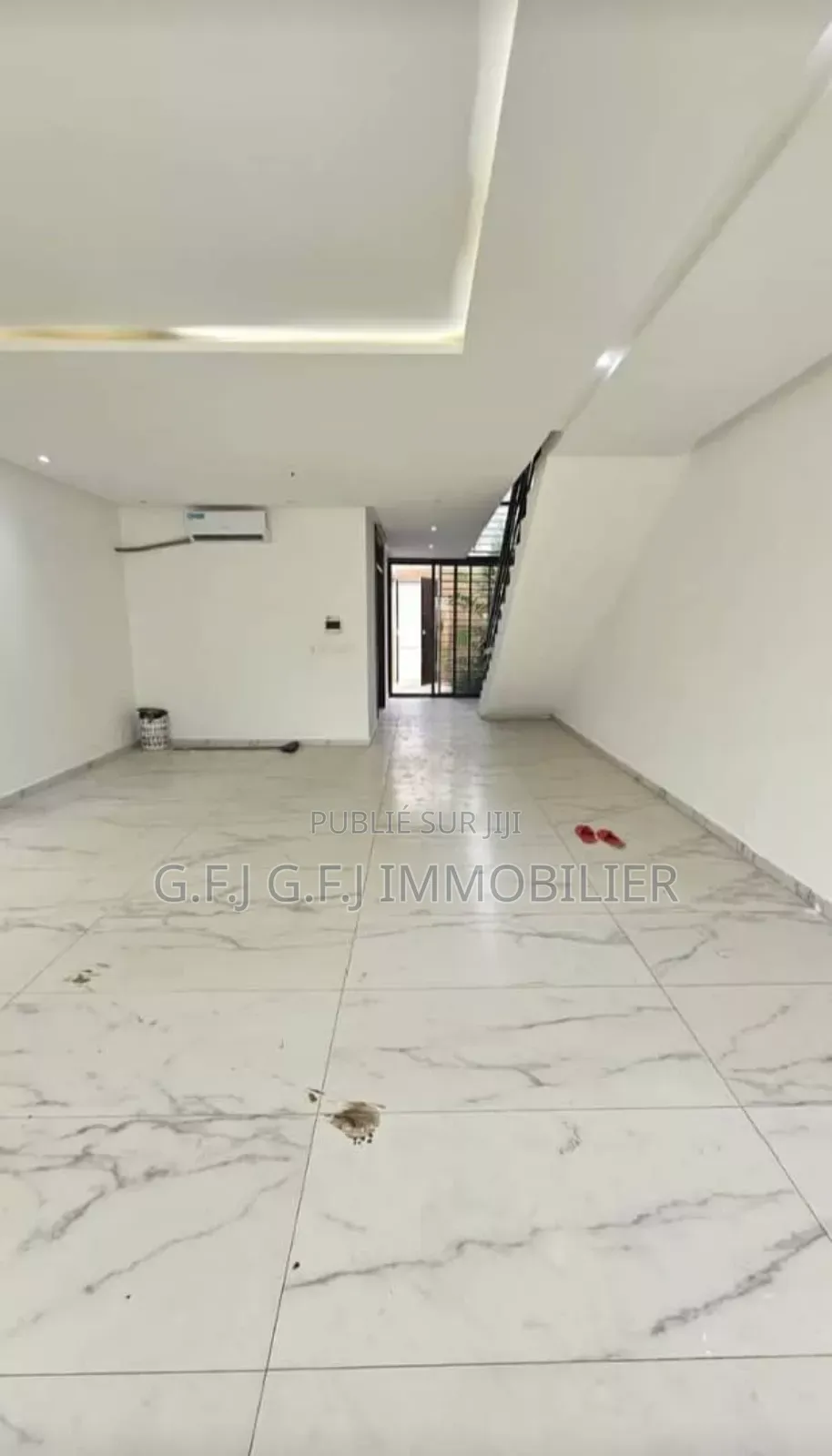 4chbre Villa dans G.F.J Immobilier, Cocody à Louer