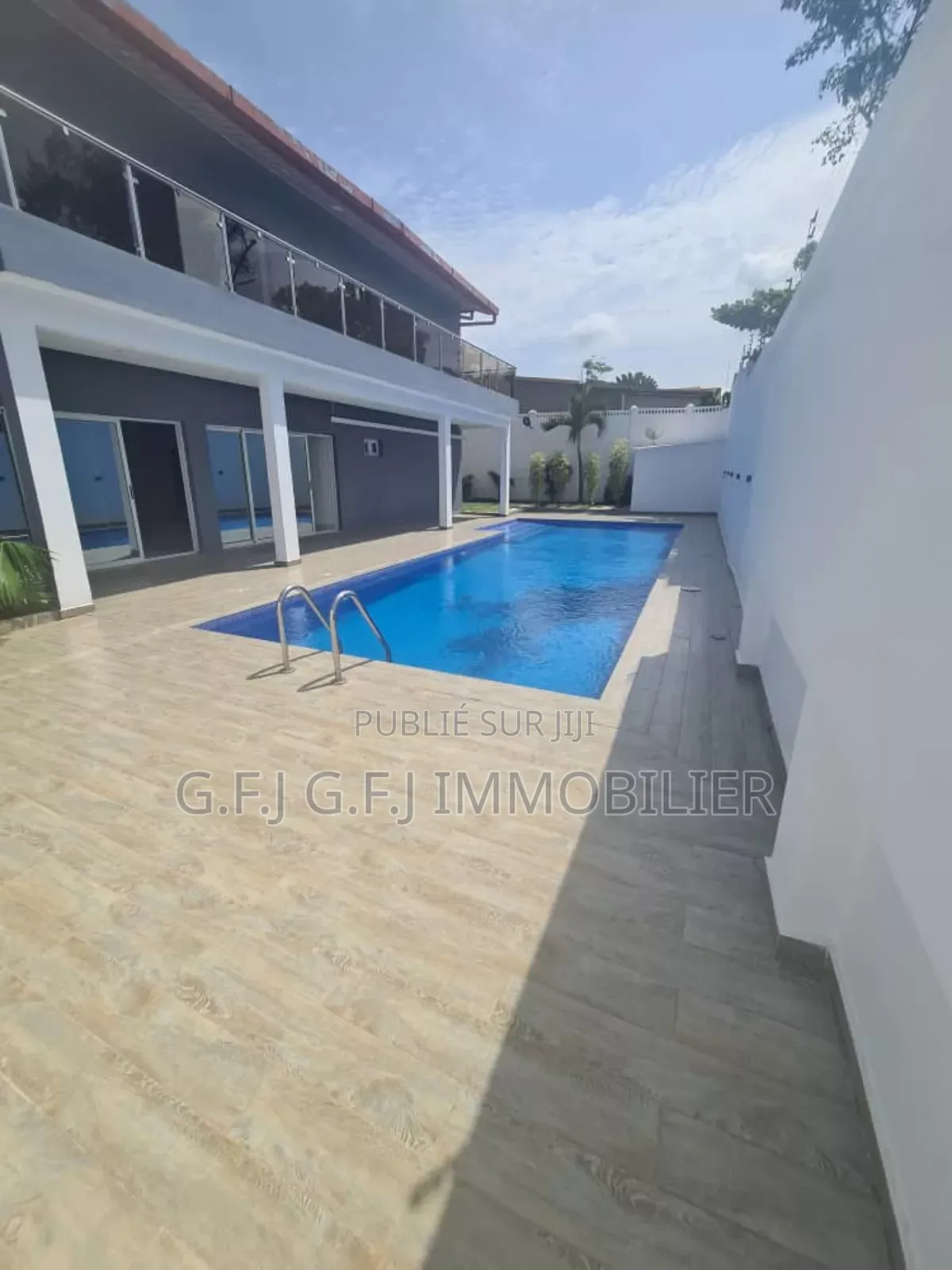 5chbre Duplex dans G.F.J Immobilier, Cocody à Louer