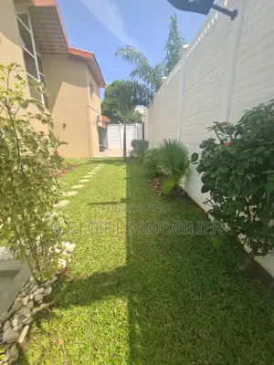5chbre Duplex dans G.F.J Immobilier, Cocody à Louer