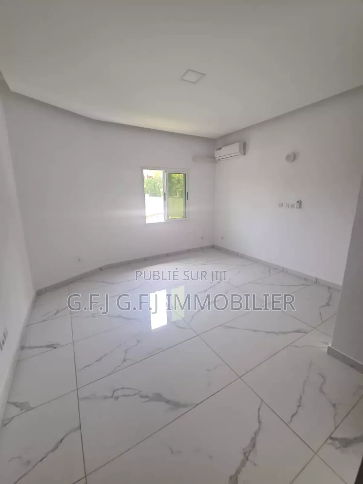 5chbre Duplex dans G.F.J Immobilier, Cocody à Louer