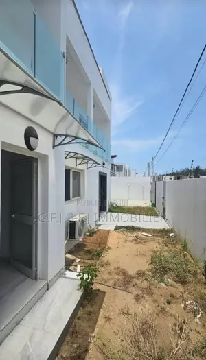 6chbre Duplex dans G.F.J Immobilier, Cocody à Louer