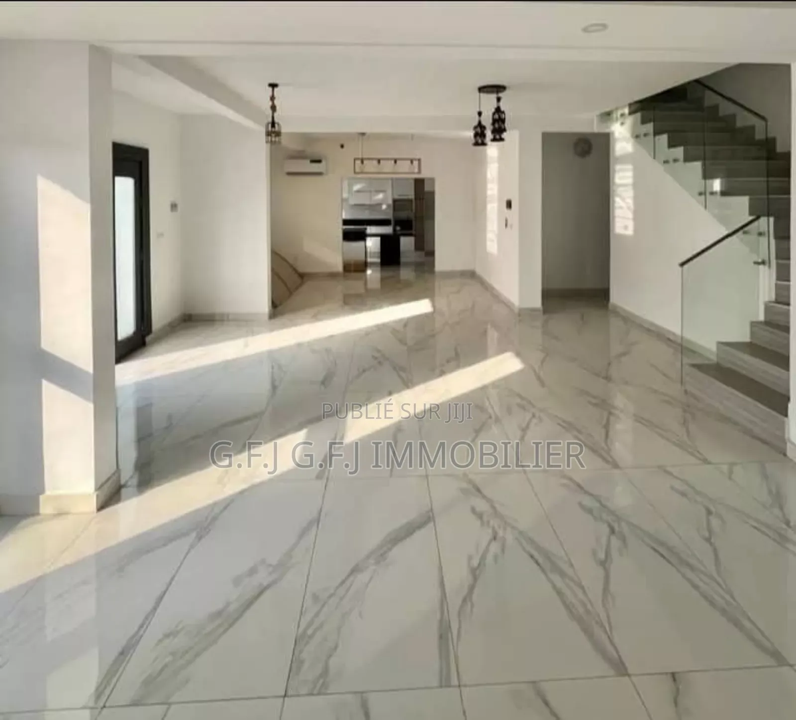 6chbre Duplex dans G.F.J Immobilier, Cocody à Louer