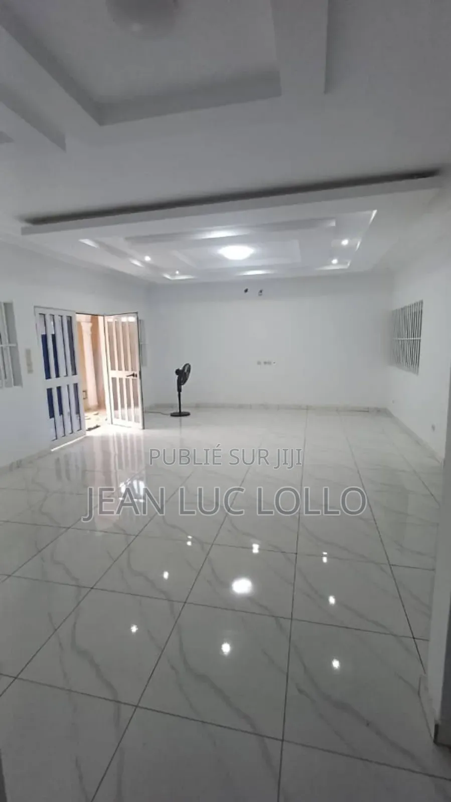 3chbre Appartement dans Lollo Jean Luc, Cocody à Louer
