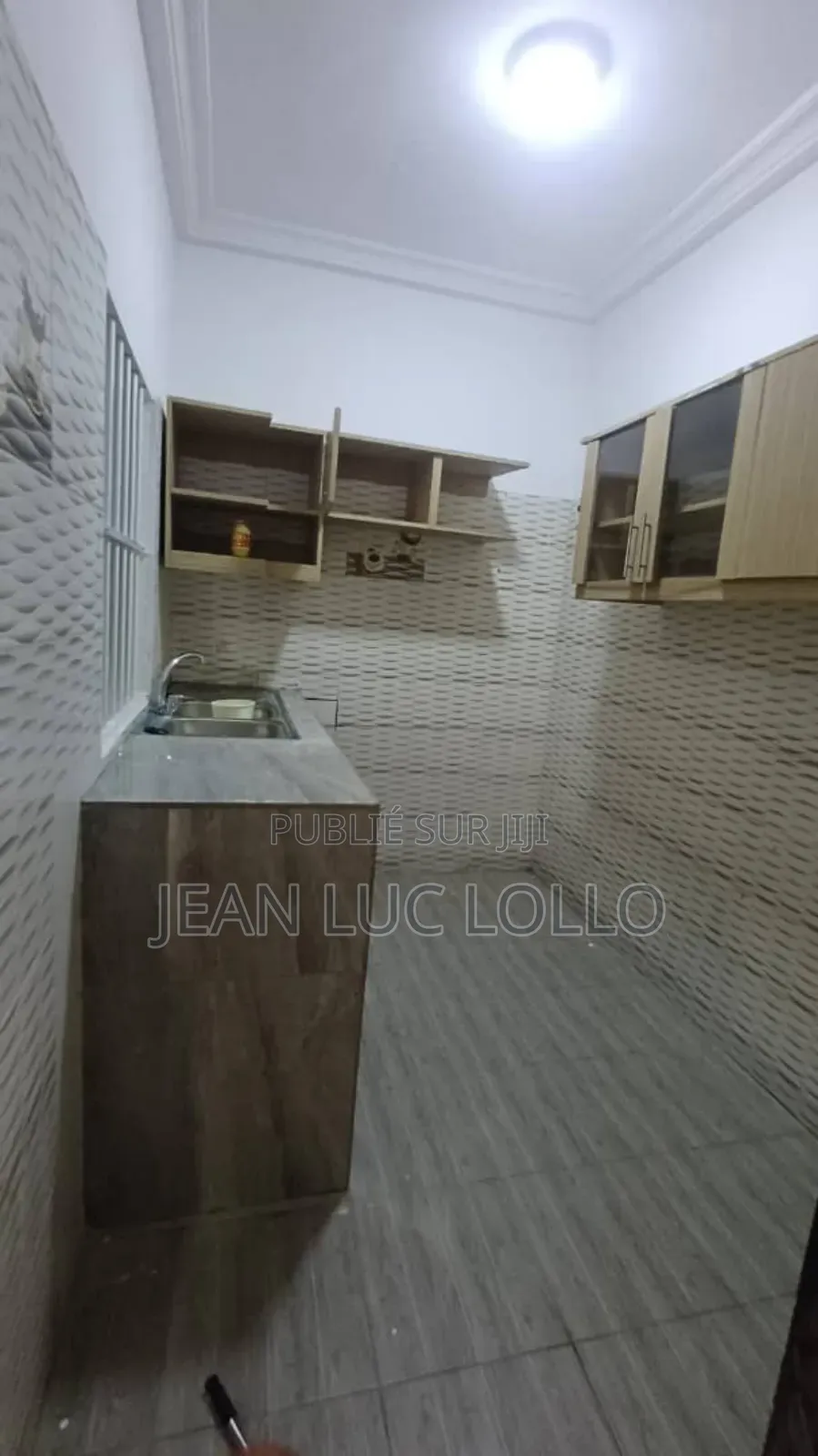 3chbre Appartement dans Lollo Jean Luc, Cocody à Louer
