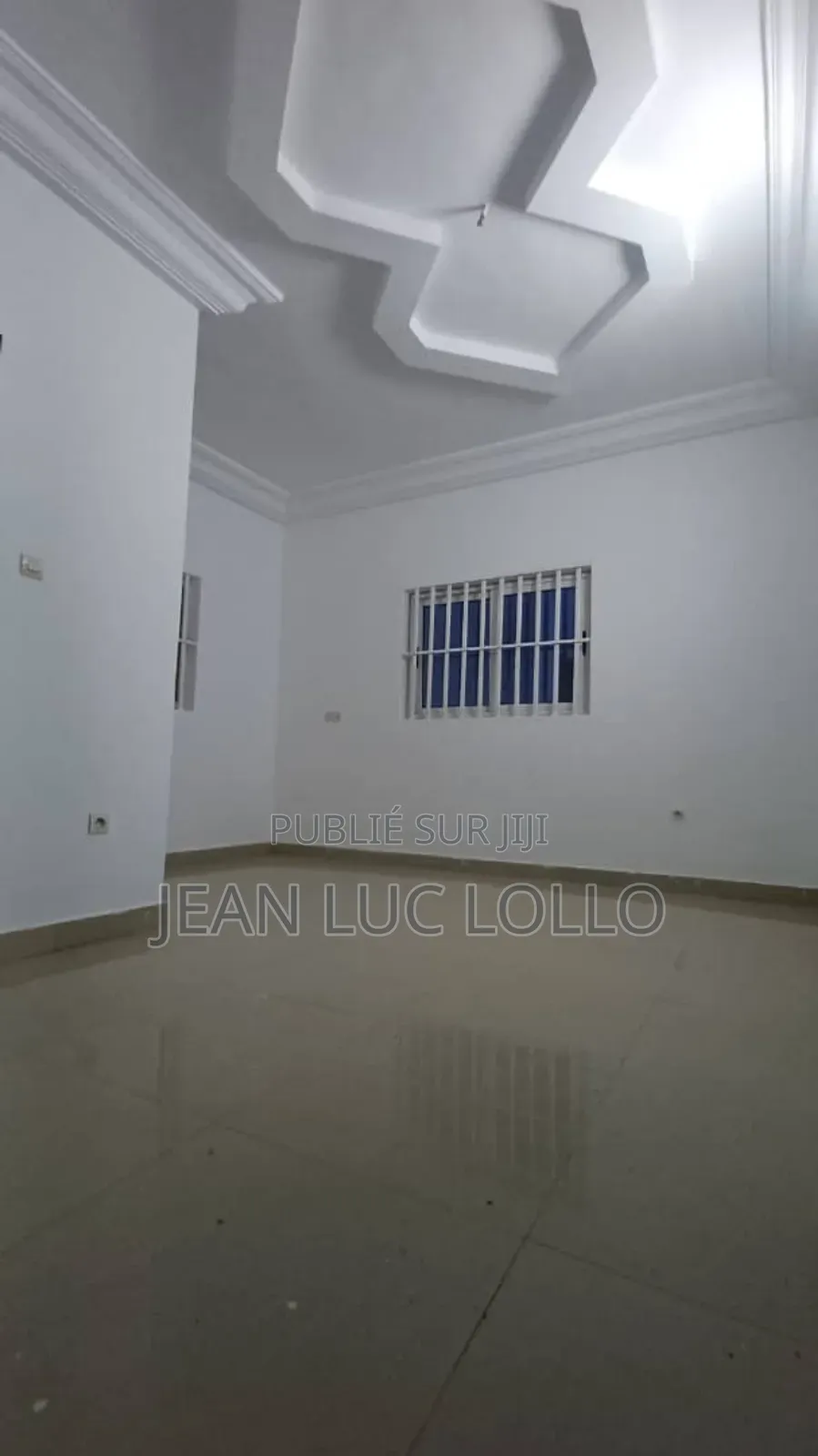 3chbre Appartement dans Lollo Jean Luc, Cocody à Louer
