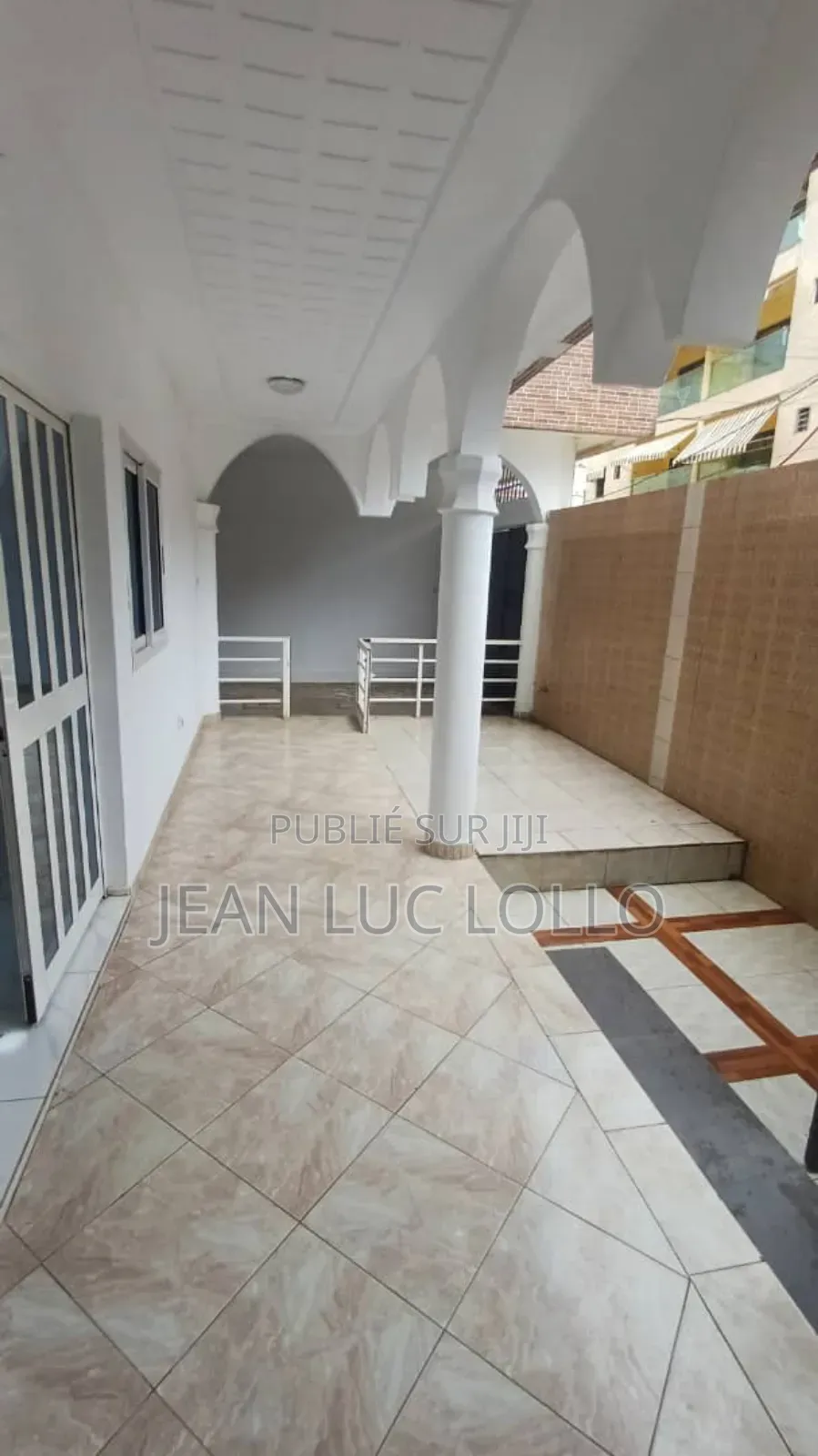 3chbre Appartement dans Lollo Jean Luc, Cocody à Louer