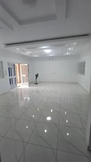 4chbre Appartement dans Lollo Immobilier, Cocody à Louer