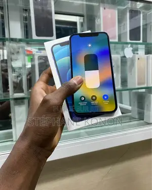 Neuf Pomme iPhone 12 128 GB Bleu