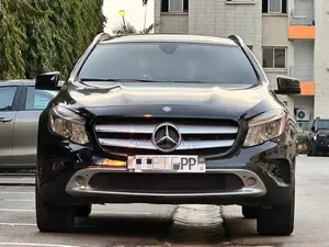 Photo - Mercedes-Benz GLA 250 2018 Noir