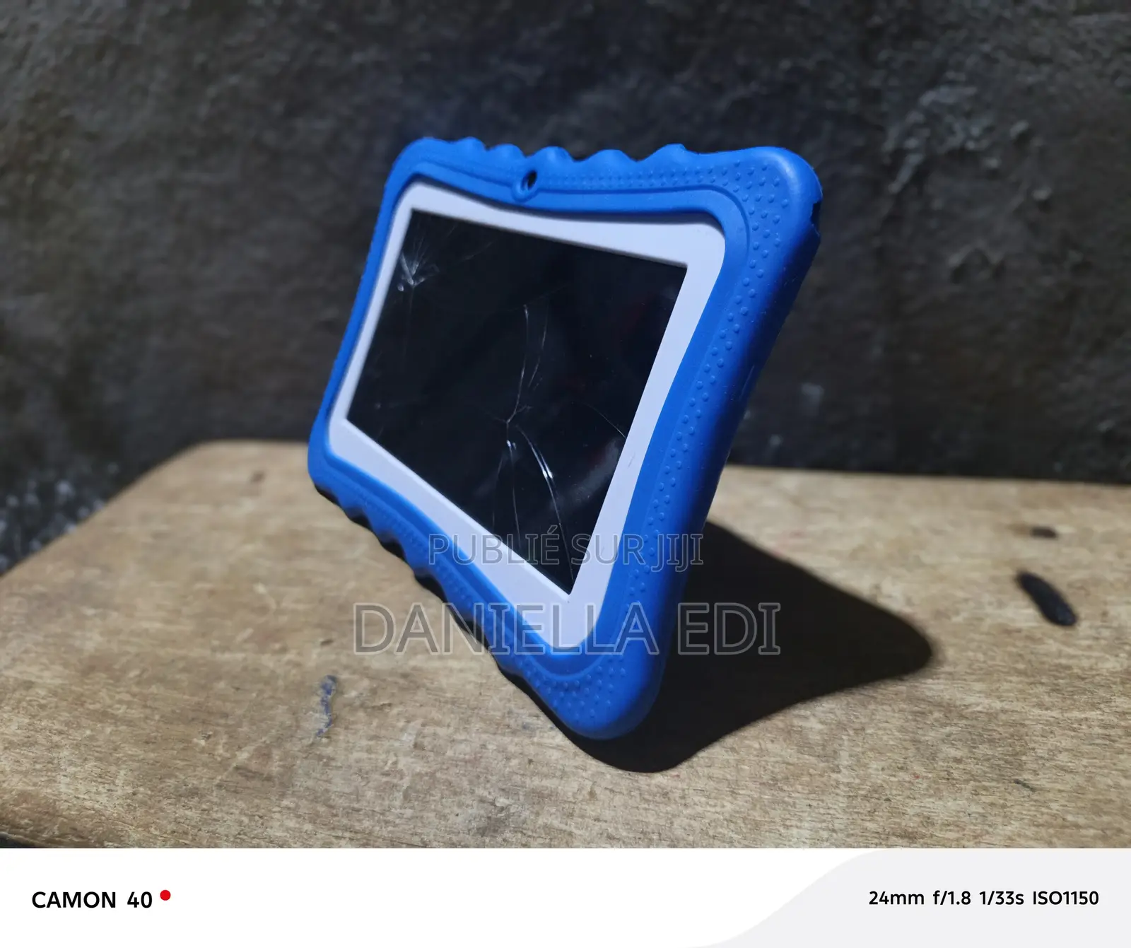New Luxury Touch E825 16 GB Bleu
