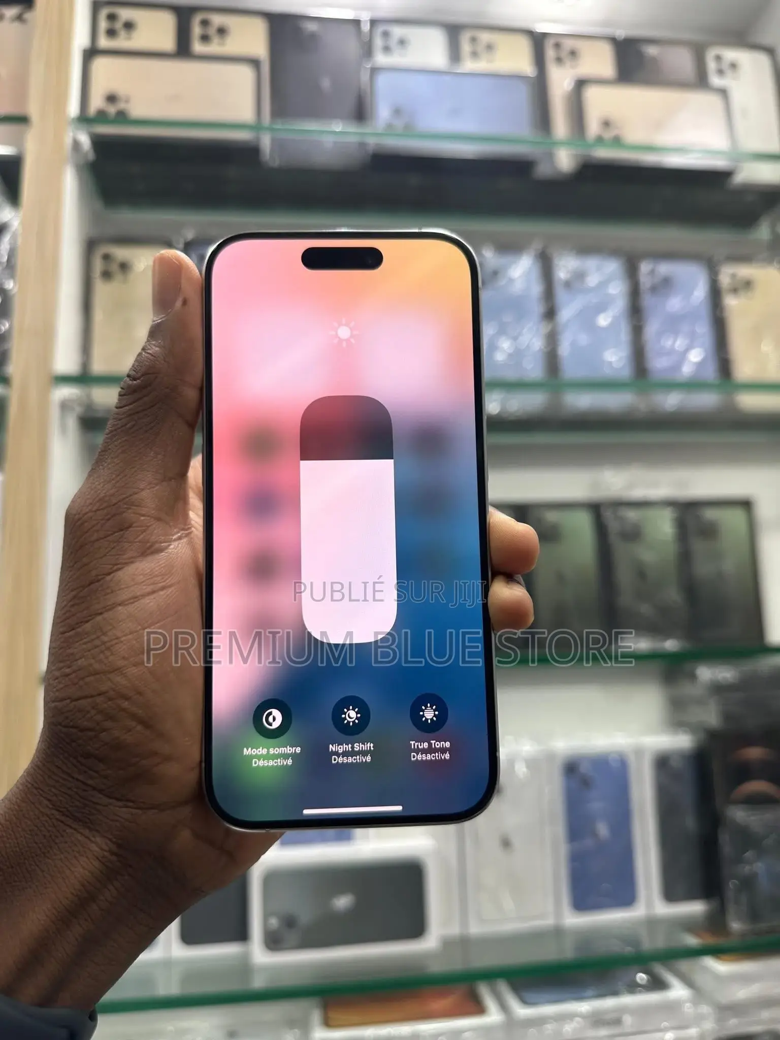 Neuf Apple iPhone 15 Pro 128 GB Autre