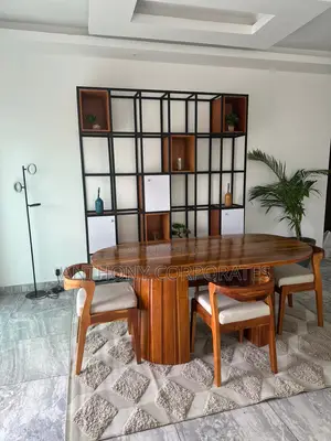 Appartement Meublé 3 Pièces Au 4èeme Étage Avec Ascenseur.