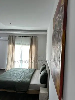 Appartement Meublé 3 Pièces Au 4èeme Étage Avec Ascenseur.