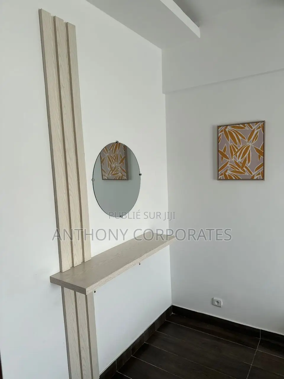 Appartement Meublé 3 Pièces Au 4èeme Étage Avec Ascenseur.