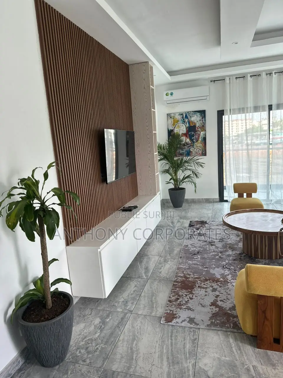 Appartement Meublé 3 Pièces Au 4èeme Étage Avec Ascenseur.