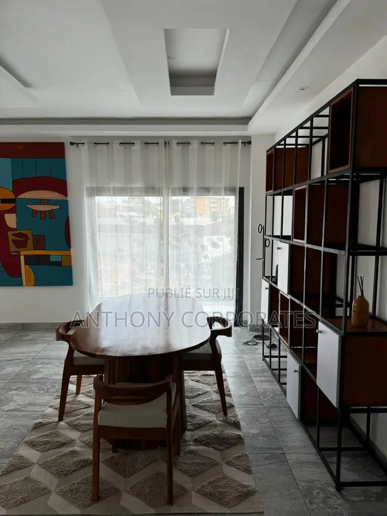 Appartement Meublé 3 Pièces Au 4èeme Étage Avec Ascenseur.